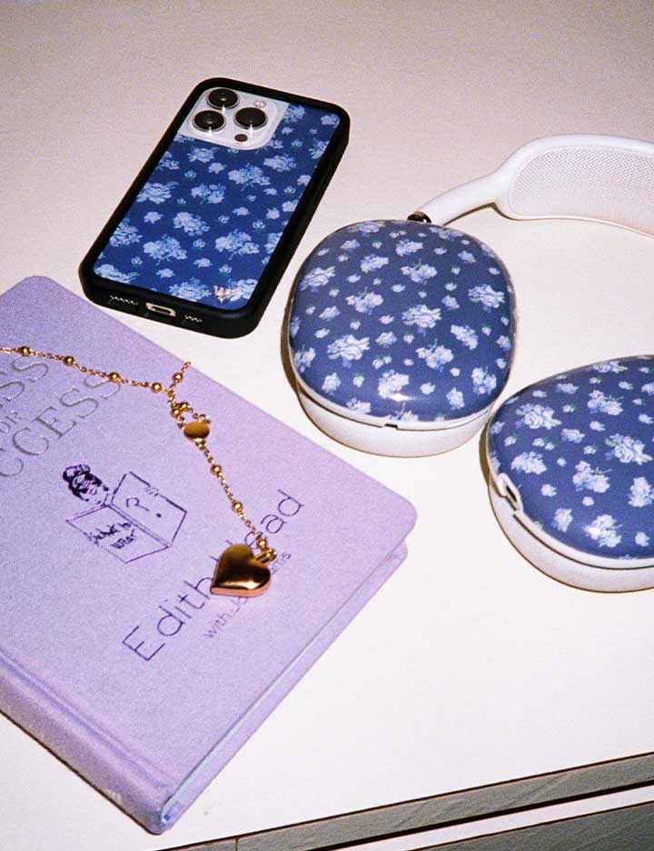 Sugar Plum Floral Airpod Max Case - Image 5